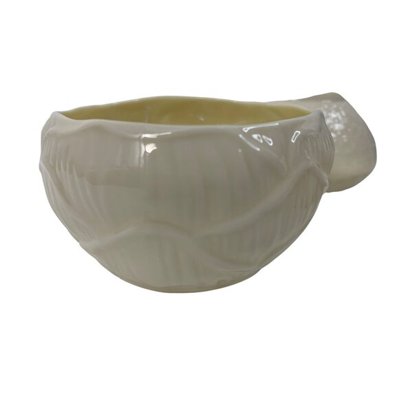 Belleek Irish Porcelain Shamrock Design Set Of 3 Bowls  & Pepper Shaker 8811 - Picture 5 of 8